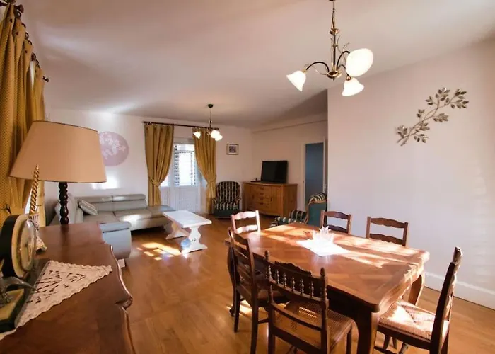 Maison Du Pont De La Roussie 度假居 *